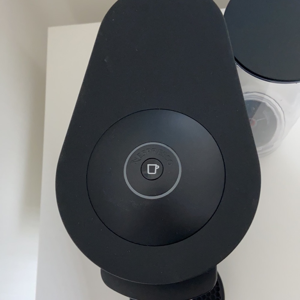 NESPRESSO by DELONGHI Vertuo coffee machine - Picture 5 of 10